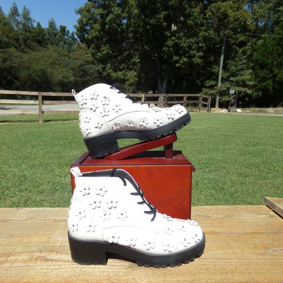 RARE Girls Women’s Topshop KIWI Flower Combat Boot, Leather Ladies 5.5 SEE DESC - Picture 1 of 7